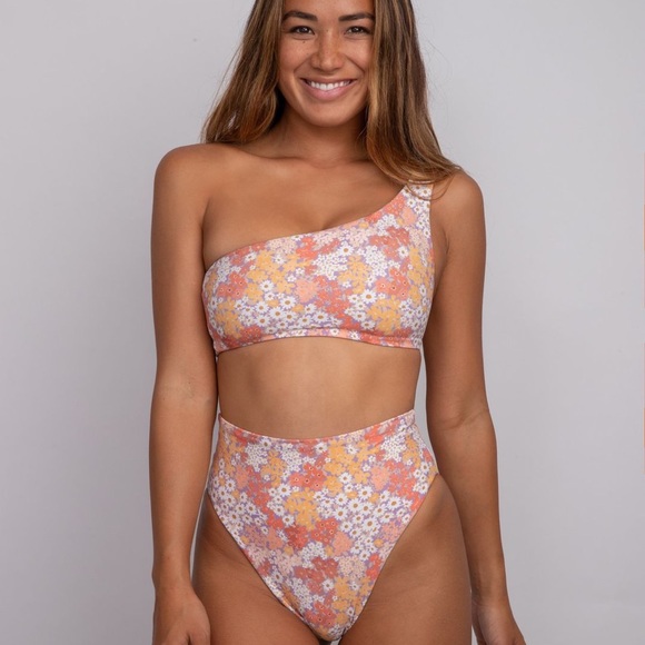 Skatie Other - SKATIE Bikini Set X Amber Fillerup Clark Ellis Top Bobbie Bottom